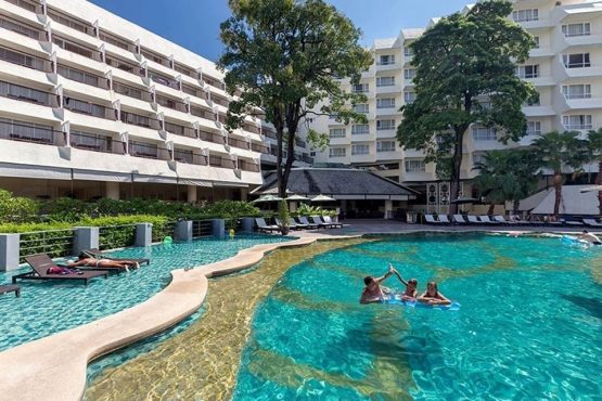 โรงแรม อันดามัน เอมเบรส ป่าตอง