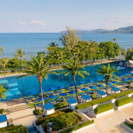 Oceanfront-Infinity-Pool-Hero-Shot-Hyatt-Regency-Phuket-Resort-1024x768